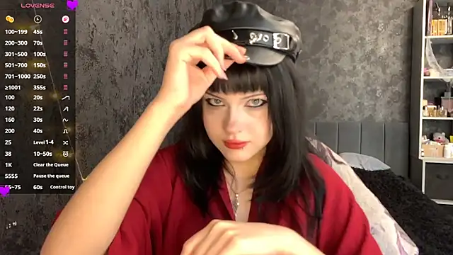 EmilyEmbears online show from June 11, 2026, 6:22 am