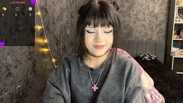 EmilyEmbears online show from June 30, 2026, 8:04 am