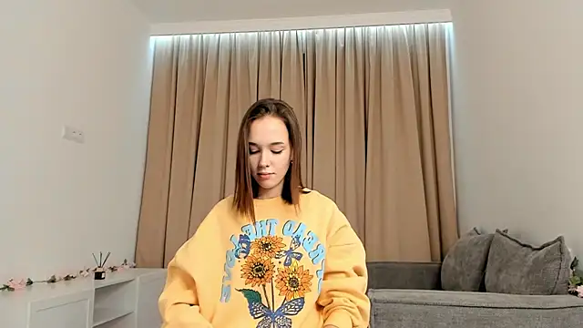 Snapshot of RoyceKintzel chatting on April 6, 2026, 5:36 pm RoyceKintzel online show from April 6, 2026, 5:36 pm