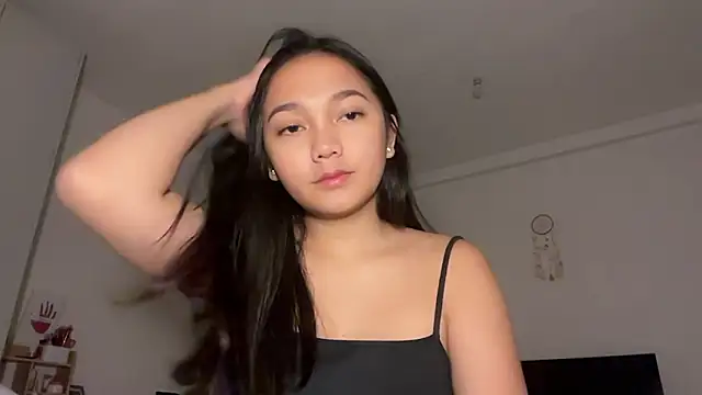 sweet yuna22 online show from April 3, 2026, 7:17 am