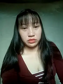 lucynguyen2 online show from April 17, 2026, 5:54 am