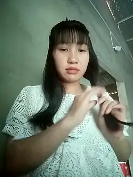 lucynguyen2 online show from April 21, 2026, 2:15 am