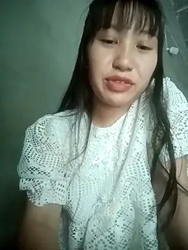 lucynguyen2 online show from April 21, 2026, 2:51 am