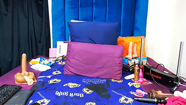 Freakyslut-39 online show from June 10, 2026, 1:32 pm