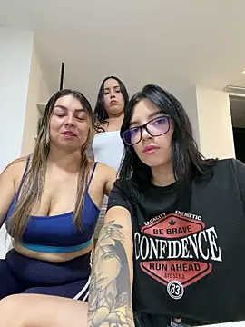 luna swee online show from April 22, 2026, 12:46 am