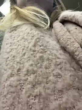 Cute Mia69 online show from April 8, 2026, 3:45 pm