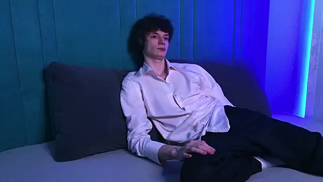 Snapshot of EdwardHogan chatting on April 16, 2026, 3:13 pm EdwardHogan online show from April 16, 2026, 3:13 pm