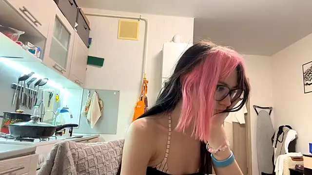 WifeAileen online show from May 19, 2026, 7:31 pm