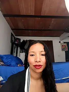 Snapshot of Wolfamara chatting on April 22, 2026, 1:12 pm Wolfamara online show from April 22, 2026, 1:12 pm
