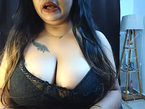 monika sassy online show from July 28, 2026, 4:27 pm