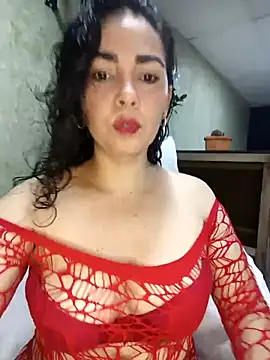 Snapshot of Emily_Divi69 chatting on April 19, 2026, 8:33 pm Emily Divi69 online show from April 19, 2026, 8:33 pm