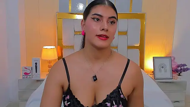 Snapshot of Alara_Keyy chatting on July 2, 2026, 11:55 pm Alara Keyy online show from July 2, 2026, 11:55 pm