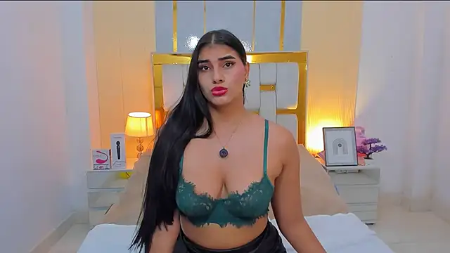 Snapshot of Alara_Keyy chatting on August 1, 2026, 9:25 pm Alara Keyy online show from August 1, 2026, 9:25 pm