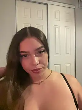 mariex83 online show from May 7, 2026, 2:39 am