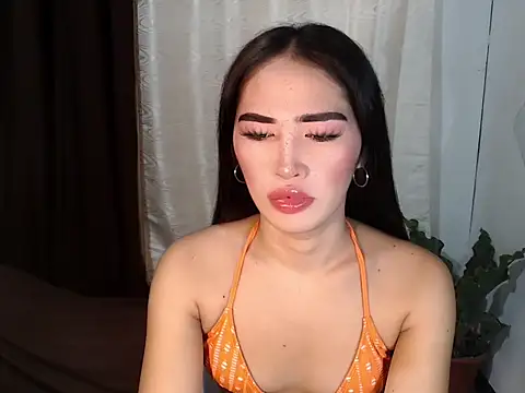 urasiankylie online show from May 29, 2026, 6:28 pm