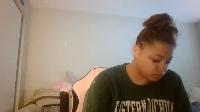 madzbailey online show from June 11, 2026, 2:15 pm