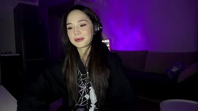 Elizabetswan online show from April 11, 2026, 9:08 pm