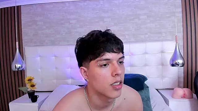 DamiaanXx online show from May 11, 2026, 4:04 pm