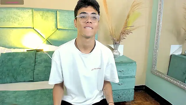 DannTaylor online show from July 26, 2026, 9:32 pm