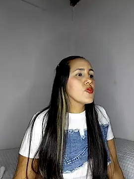 Snapshot of Paulina_06 chatting on June 6, 2026, 8:02 pm Paulina 06 online show from June 6, 2026, 8:02 pm