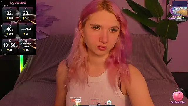 Kitty Blondie online show from April 14, 2026, 2:39 am