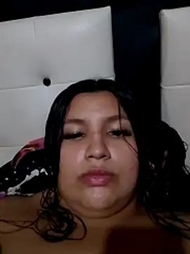 Snapshot of tuela8 chatting on April 2, 2026, 8:39 pm tuela8 online show from April 2, 2026, 8:39 pm