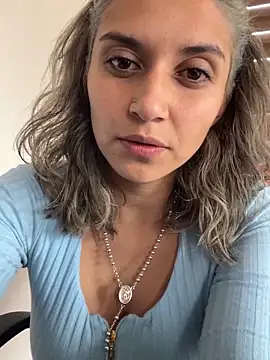 Isabella varella- online show from May 21, 2026, 3:08 pm