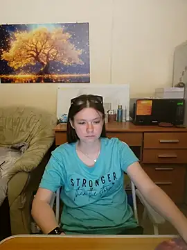 JessicaHolland1 online show from June 20, 2026, 6:44 pm