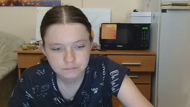 JessicaHolland1 online show from July 21, 2026, 5:37 pm