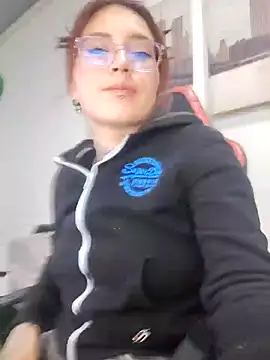 cute mara online show from April 7, 2026, 10:42 pm