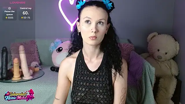 Snapshot of Bea_doll chatting on June 18, 2026, 2:56 am Bea doll online show from June 18, 2026, 2:56 am