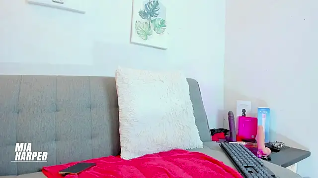 Miaa HarperX  online show from April 9, 2026, 11:10 pm