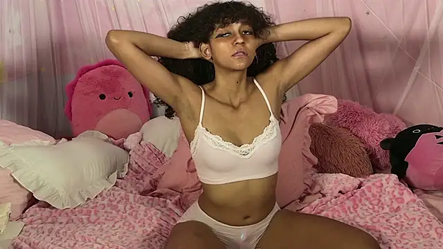 Snapshot of mia_hart chatting on August 6, 2026, 2:02 am mia hart online show from August 6, 2026, 2:02 am