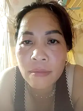 Snapshot of -Luni- chatting on May 11, 2026, 2:12 pm -Luni- online show from May 11, 2026, 2:12 pm