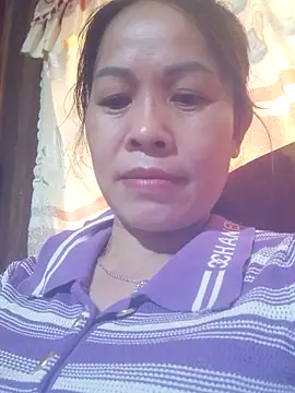 Snapshot of -Luni- chatting on June 18, 2026, 2:45 am -Luni- online show from June 18, 2026, 2:45 am