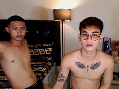 Snapshot of Xasianhotguy chatting on April 4, 2026, 7:28 am Xasianhotguy online show from April 4, 2026, 7:28 am