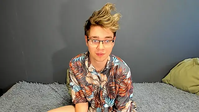zeriax online show from June 21, 2026, 2:14 am