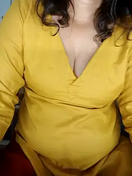 Snapshot of Riyashrma001 chatting on April 8, 2026, 3:39 am Riyashrma001 online show from April 8, 2026, 3:39 am