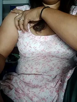 Snapshot of Riyashrma001 chatting on April 10, 2026, 9:14 am Riyashrma001 online show from April 10, 2026, 9:14 am