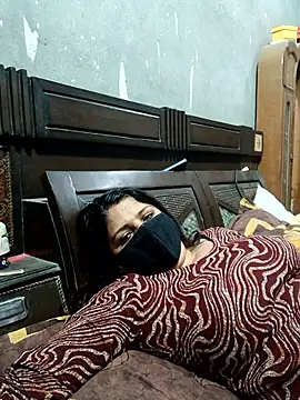 Snapshot of Riyashrma001 chatting on April 12, 2026, 9:25 am Riyashrma001 online show from April 12, 2026, 9:25 am