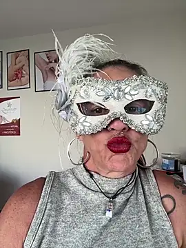 depildeluxo online show from July 11, 2026, 4:32 pm