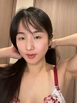 Snapshot of Hinako_0012 chatting on May 11, 2026, 12:49 am Hinako 0012 online show from May 11, 2026, 12:49 am