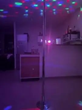 Miss35 online show from April 10, 2026, 8:46 pm