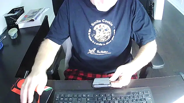 Shalun2000 online show from May 2, 2026, 2:22 pm