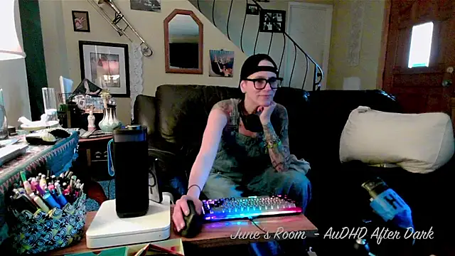 Snapshot of juneafterhours chatting on April 25, 2026, 8:28 pm juneafterhours online show from April 25, 2026, 8:28 pm
