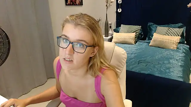 Yennyloves online show from July 25, 2026, 12:20 am