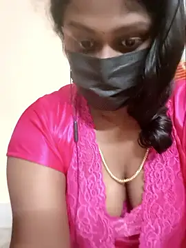 Snapshot of Romantic_Woman chatting on April 18, 2026, 7:07 pm Romantic Woman online show from April 18, 2026, 7:07 pm