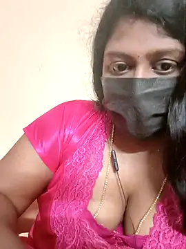 Snapshot of Romantic_Woman chatting on April 18, 2026, 7:58 pm Romantic Woman online show from April 18, 2026, 7:58 pm
