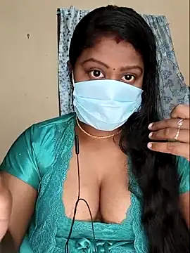 Snapshot of Romantic_Woman chatting on April 23, 2026, 12:56 am Romantic Woman online show from April 23, 2026, 12:56 am