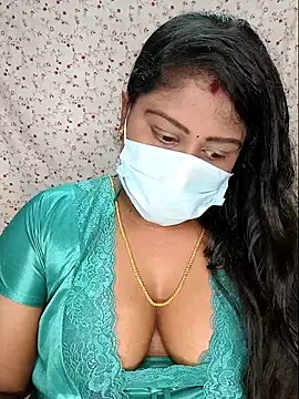Snapshot of Romantic_Woman chatting on April 26, 2026, 6:16 pm Romantic Woman online show from April 26, 2026, 6:16 pm